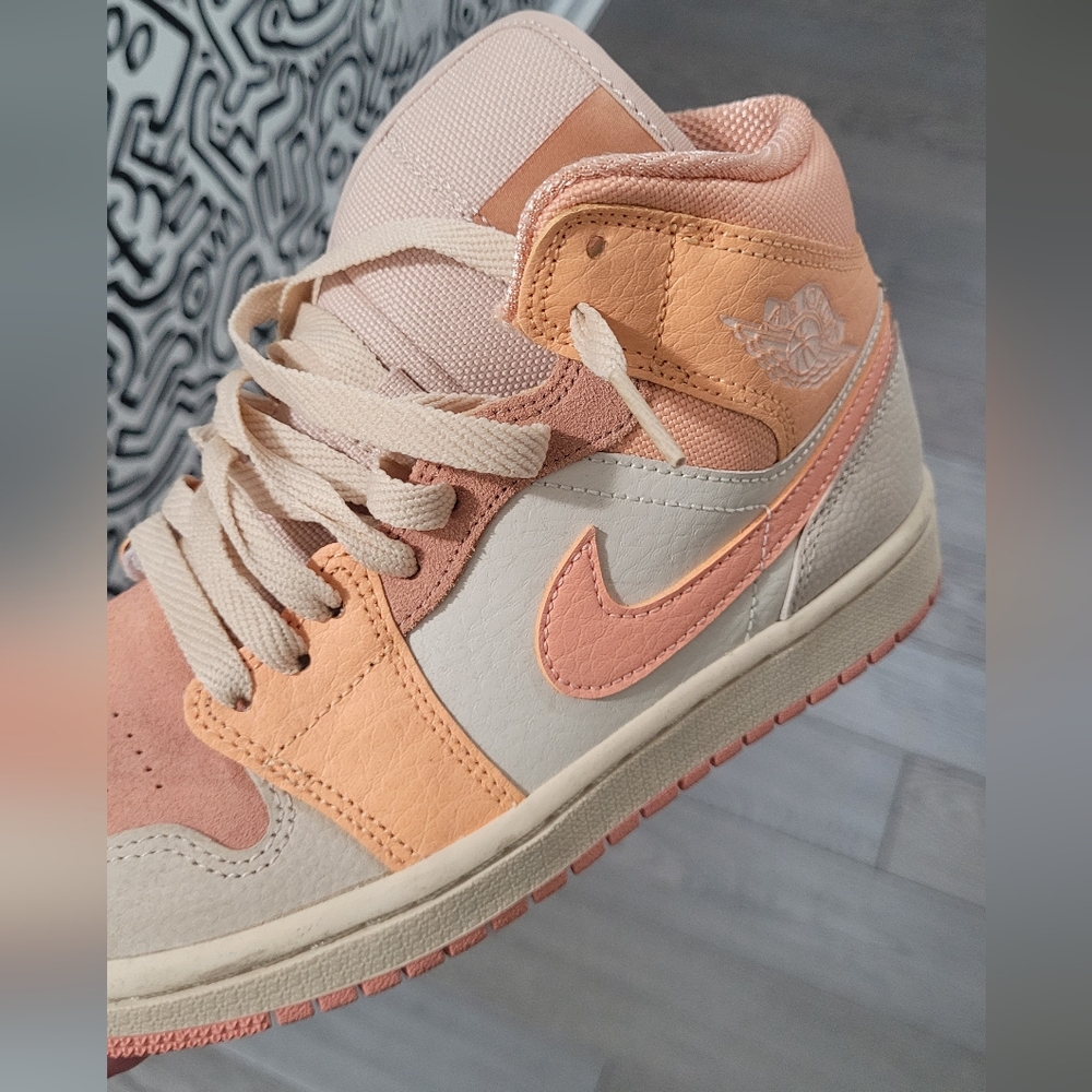 Jordan Women's Peach Sneakers
